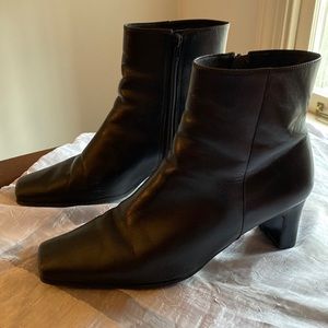 ANKLE BOOTS—9.5M